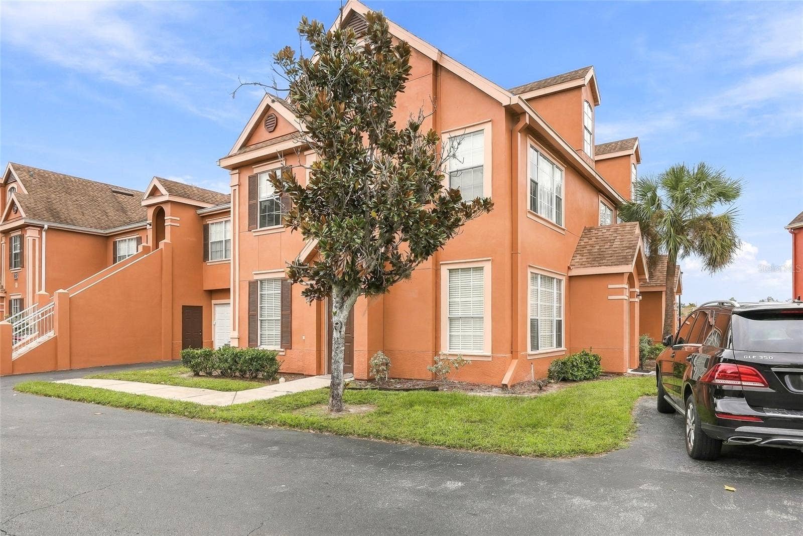 9746 LAKE CHASE ISLAND WAY, Tampa, FL 33626