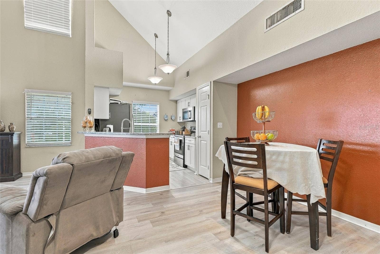 9746 LAKE CHASE ISLAND WAY, Tampa, FL 33626