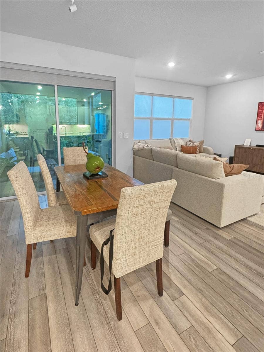 11232 BEACH WALK WAY NE, St Petersburg, FL 33716 dining room