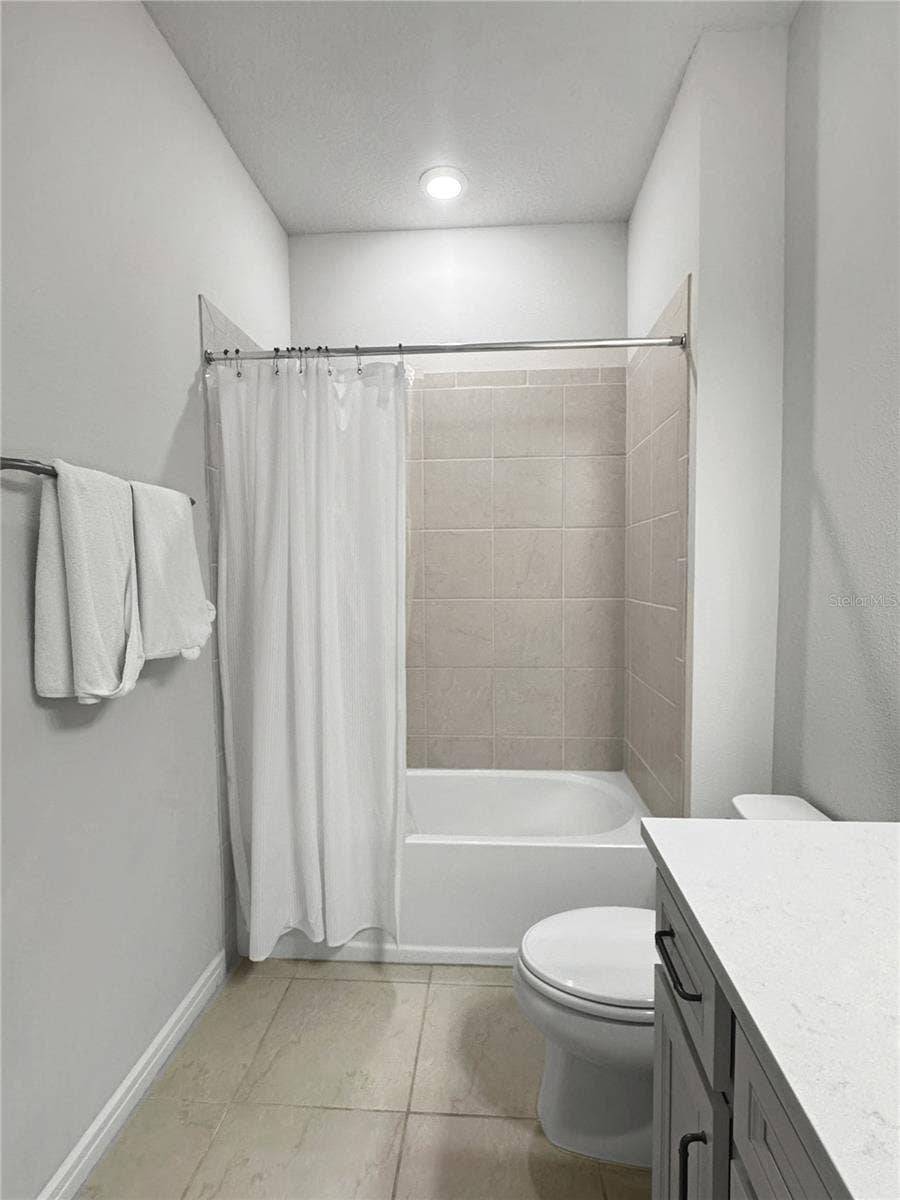 11232 BEACH WALK WAY NE, St Petersburg, FL 33716 2nd bath