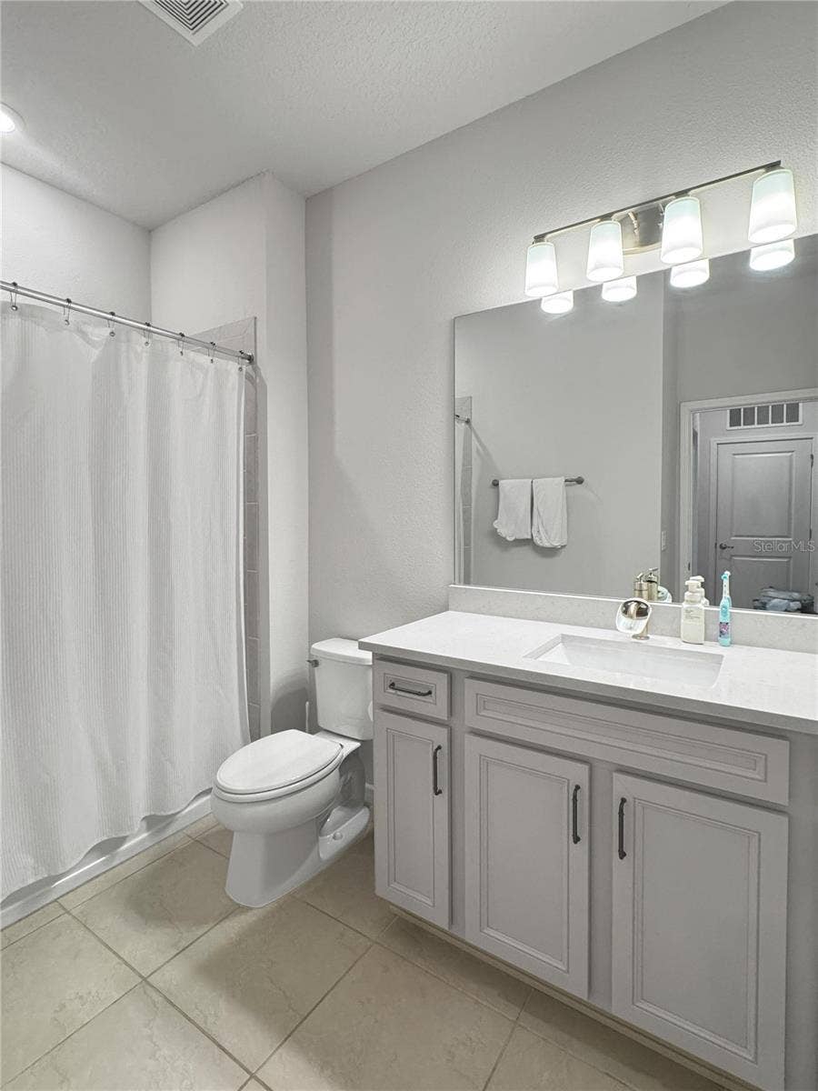 11232 BEACH WALK WAY NE, St Petersburg, FL 33716 master bath