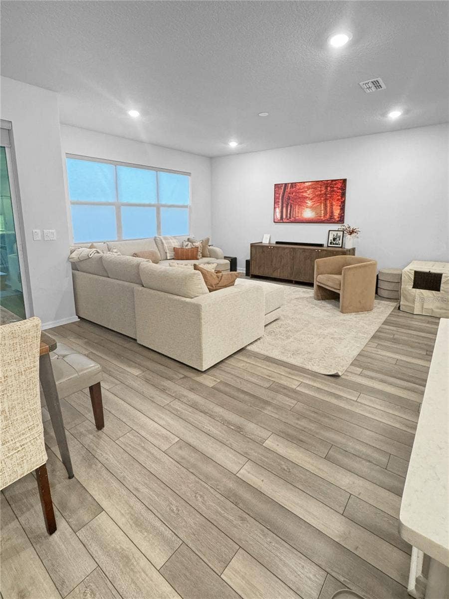 11232 BEACH WALK WAY NE, St Petersburg, FL 33716 living room