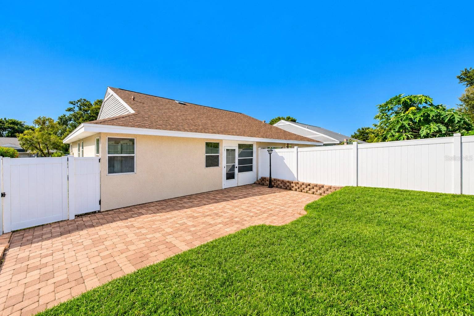 3277 HIBISCUS DRIVE, Palm Harbor, FL 34684 Backyard.