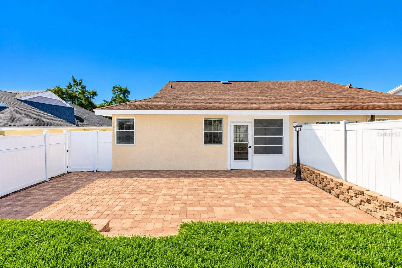 3277 HIBISCUS DRIVE, Palm Harbor, FL 34684 Backyard.
