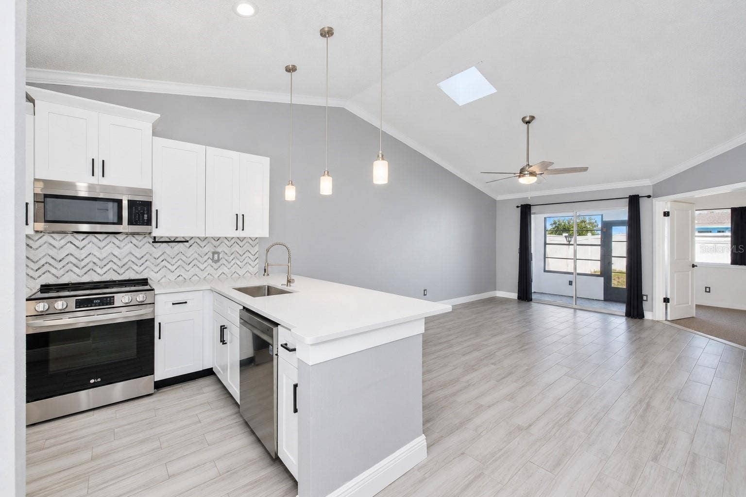 3277 HIBISCUS DRIVE, Palm Harbor, FL 34684 Kitchen.