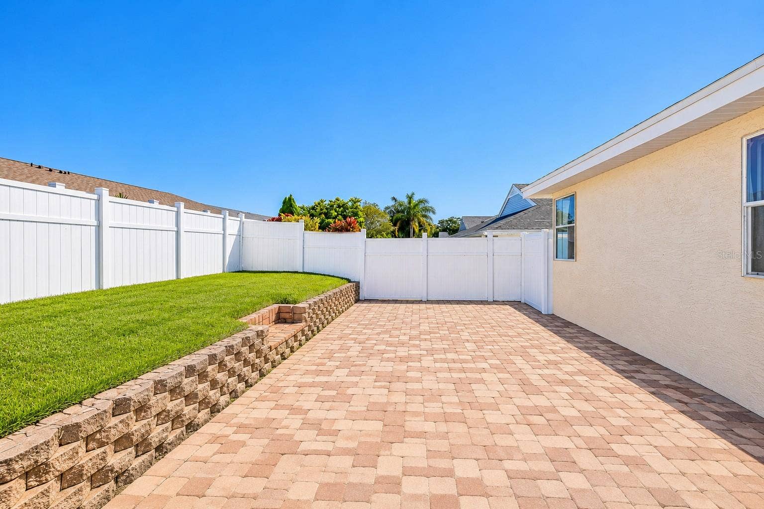 3277 HIBISCUS DRIVE, Palm Harbor, FL 34684 Backyard.