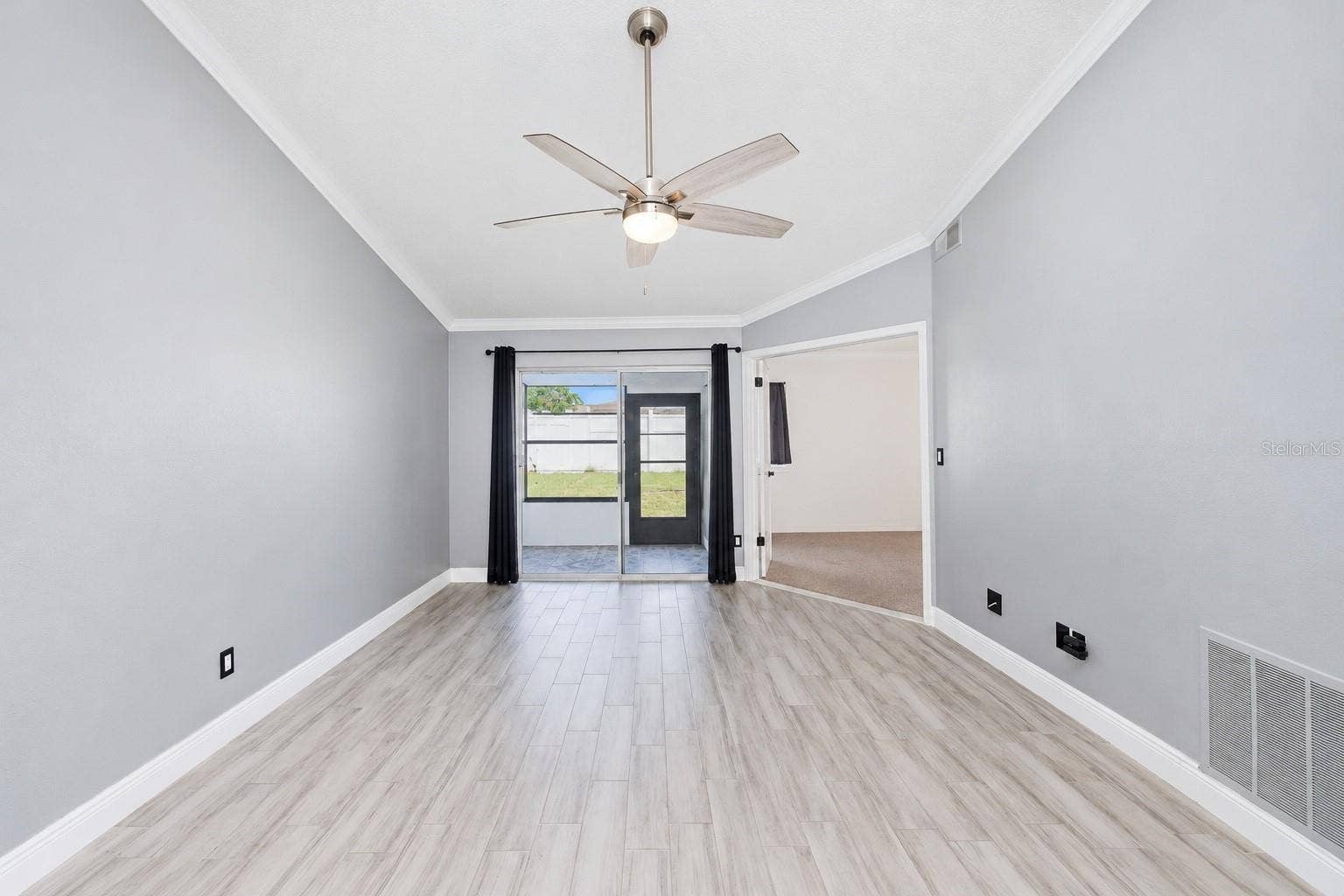 3277 HIBISCUS DRIVE, Palm Harbor, FL 34684 Livingroom.