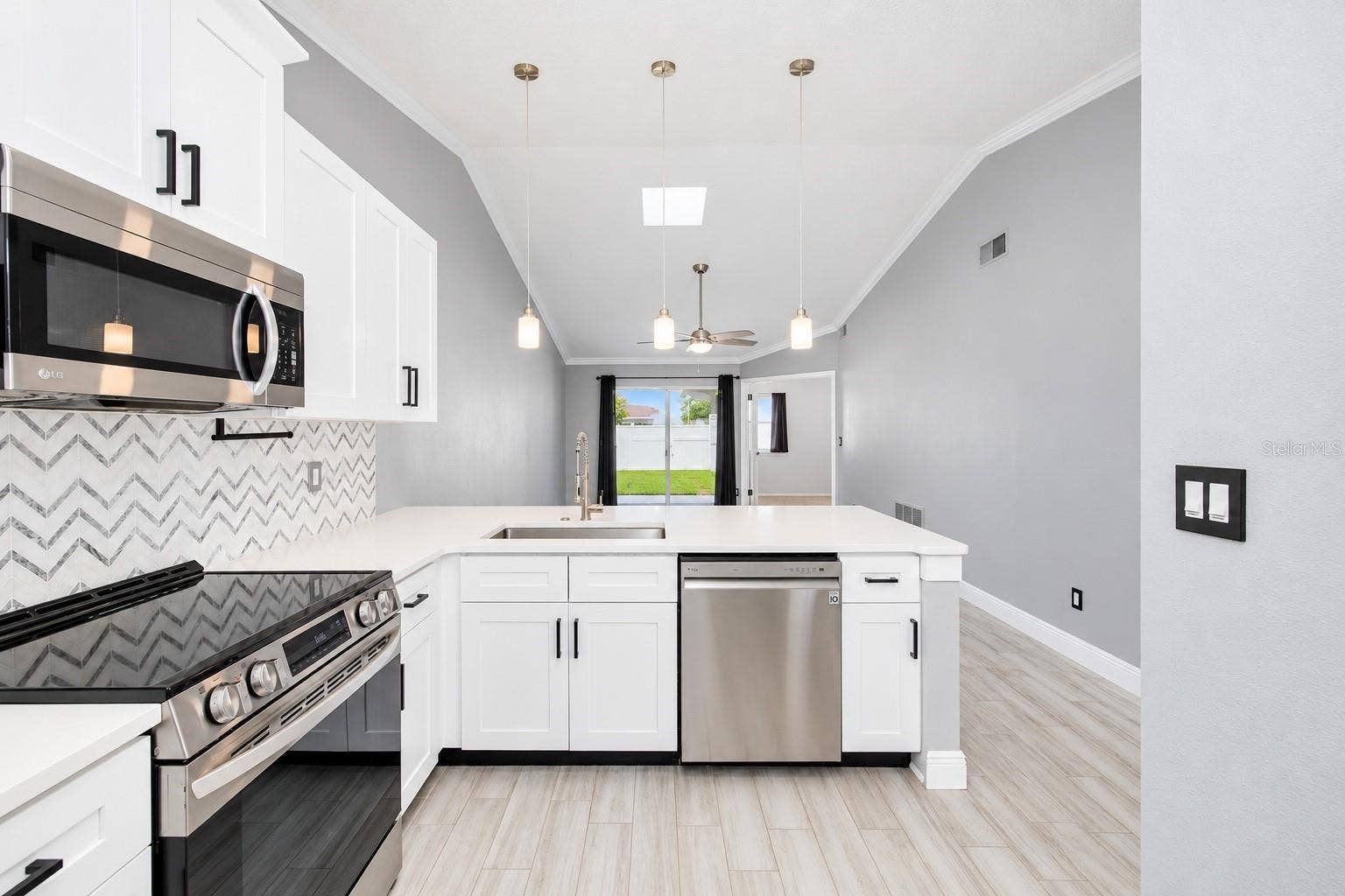 3277 HIBISCUS DRIVE, Palm Harbor, FL 34684 Kitchen.