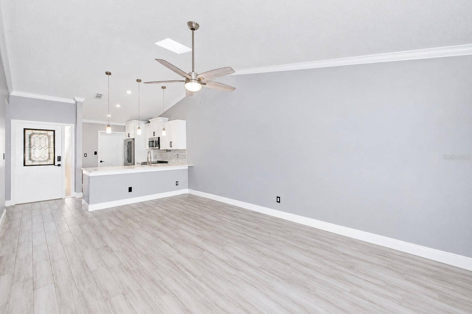 3277 HIBISCUS DRIVE, Palm Harbor, FL 34684 Livingroom.