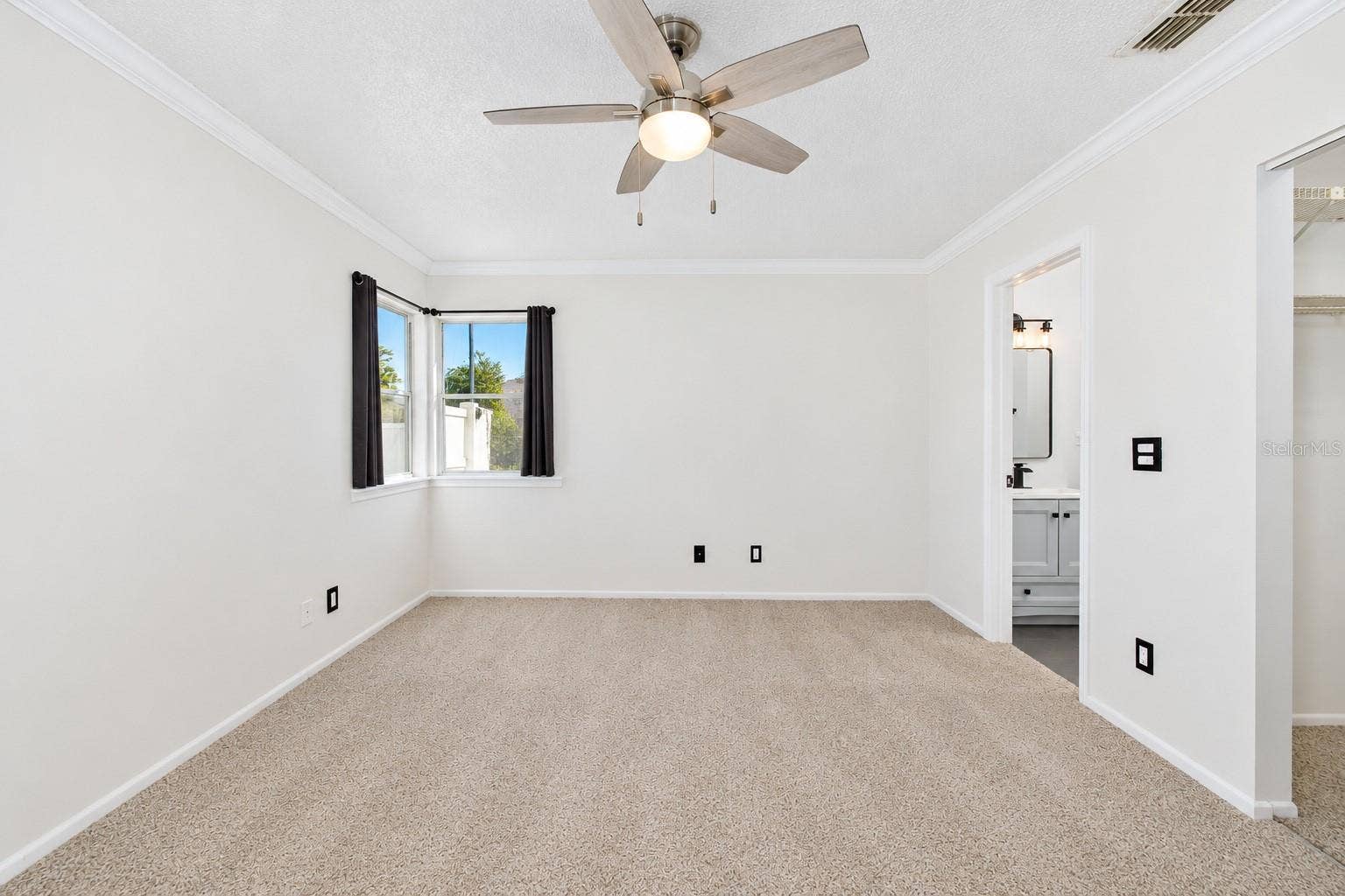 3277 HIBISCUS DRIVE, Palm Harbor, FL 34684 Primary bedroom.