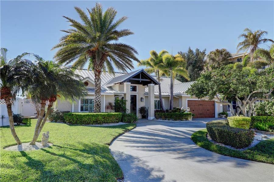 Property photo for 31 N PINE CIRCLE, Belleair, FL