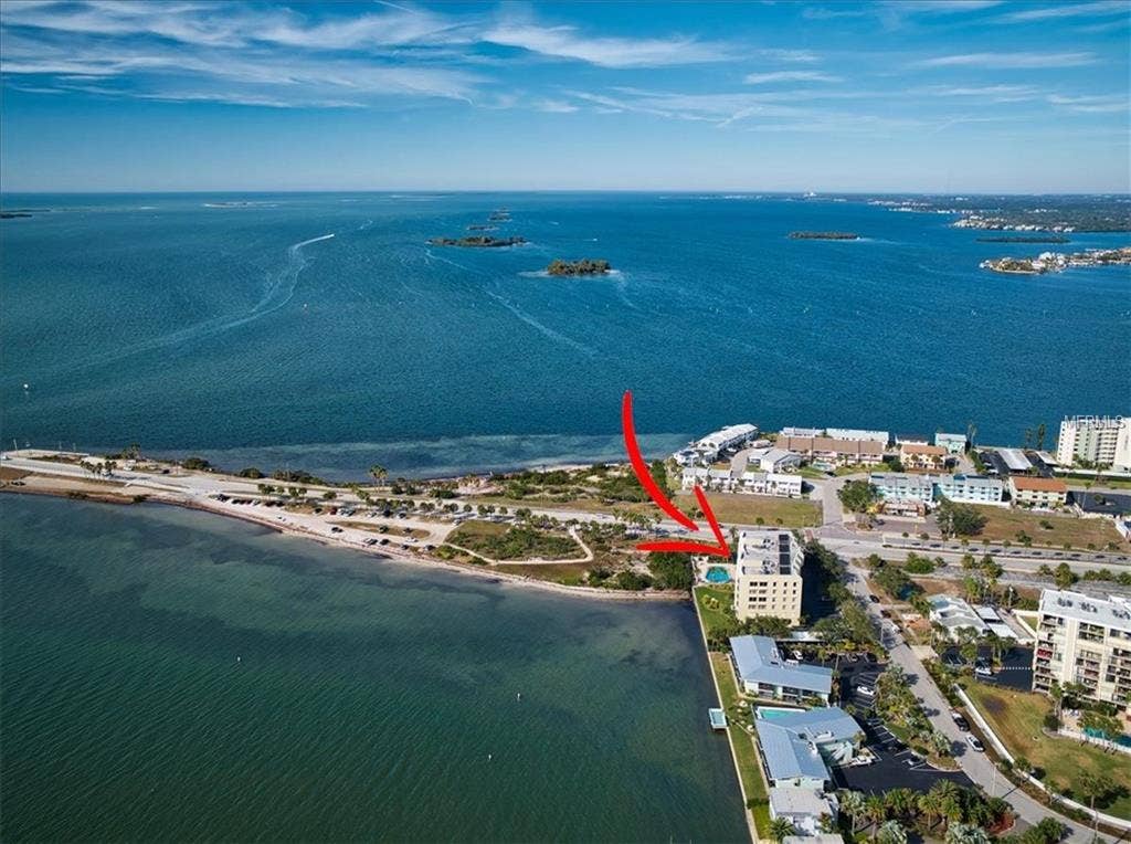 2598 GARY CIRCLE, #102, Dunedin, FL 34698 =