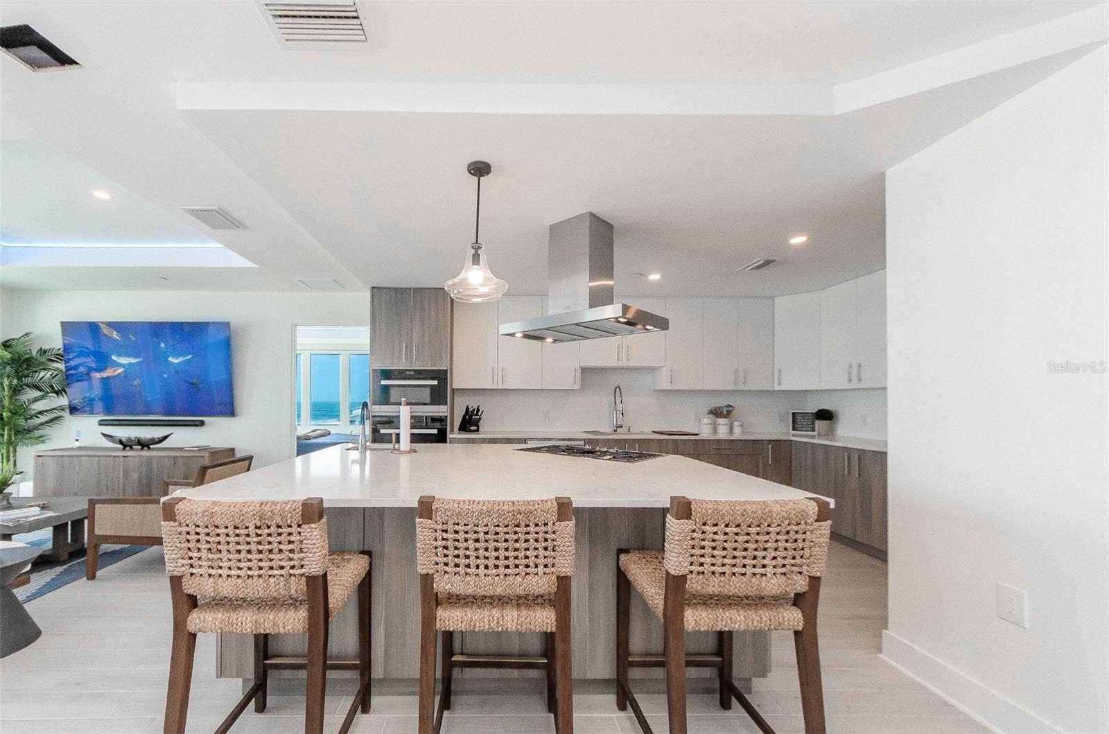 15 AVALON STREET, #702, Clearwater Beach, FL 33767 15 AVALON STREET, #702, Clearwater Beach, FL 33767