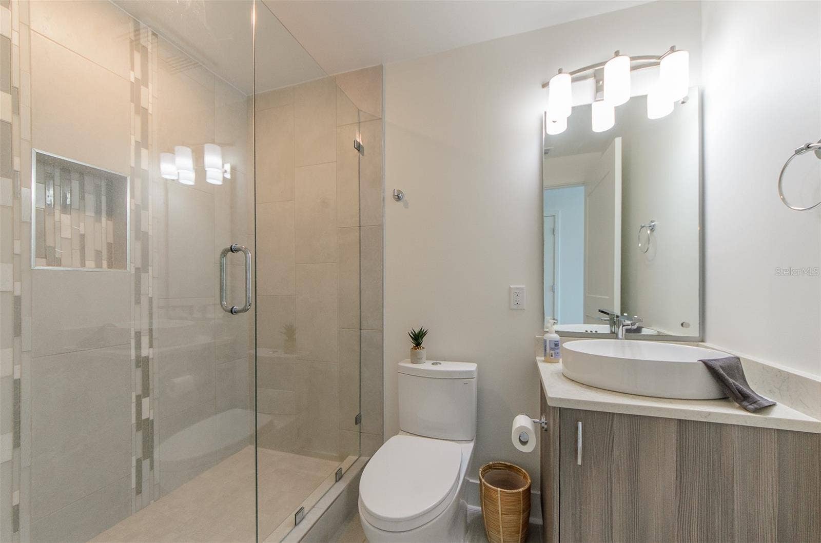 15 AVALON STREET, #702, Clearwater Beach, FL 33767 15 AVALON STREET, #702, Clearwater Beach, FL 33767