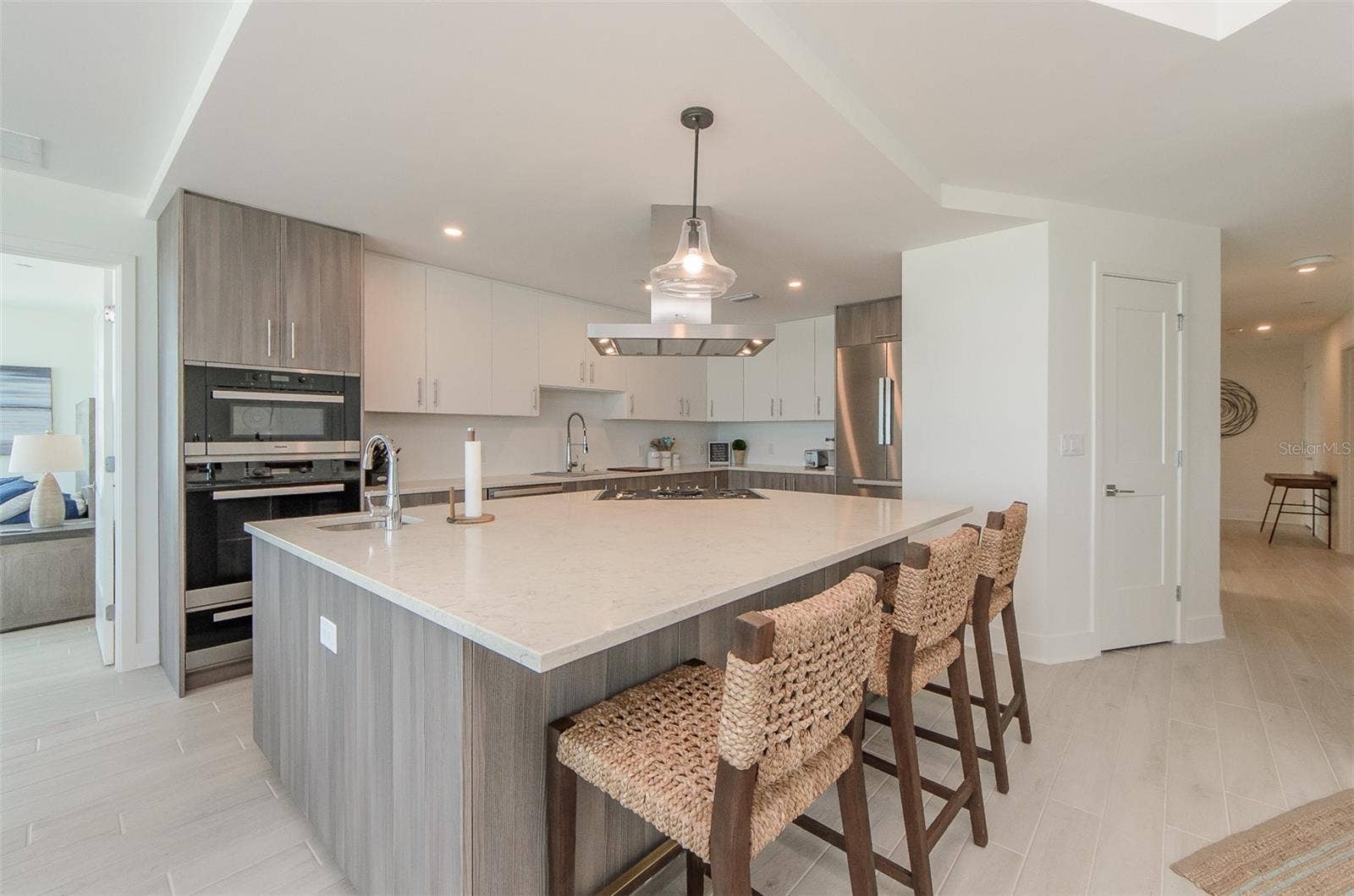 15 AVALON STREET, #702, Clearwater Beach, FL 33767 15 AVALON STREET, #702, Clearwater Beach, FL 33767