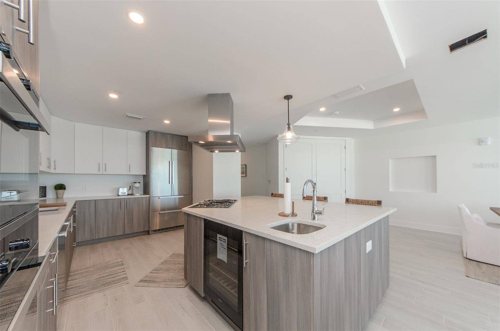 15 AVALON STREET, #702, Clearwater Beach, FL 33767 15 AVALON STREET, #702, Clearwater Beach, FL 33767