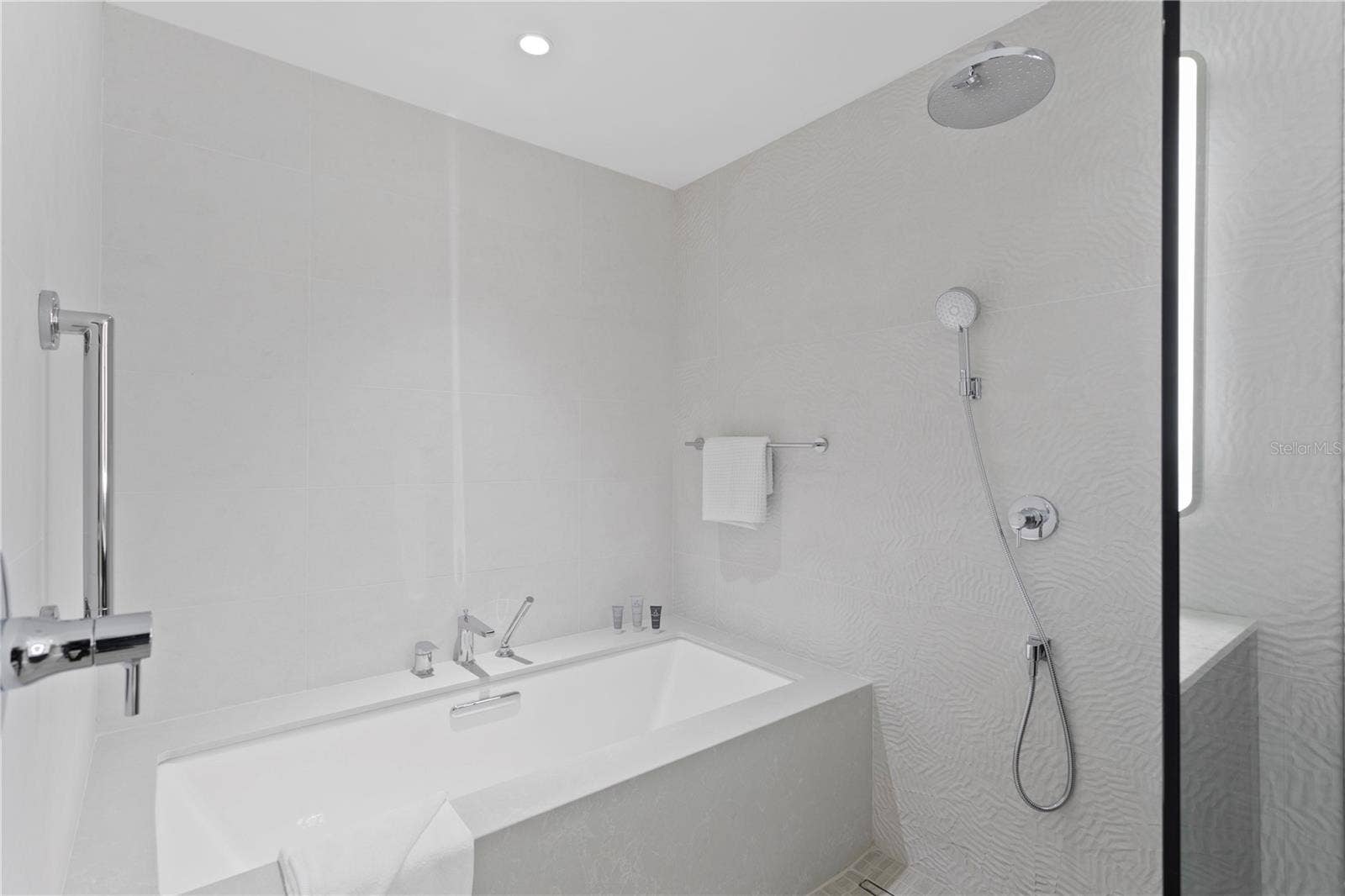 691 S GULFVIEW BOULEVARD, #1408, Clearwater Beach, FL 33767 691 S GULFVIEW BOULEVARD, #1408, Clearwater Beach, FL 33767