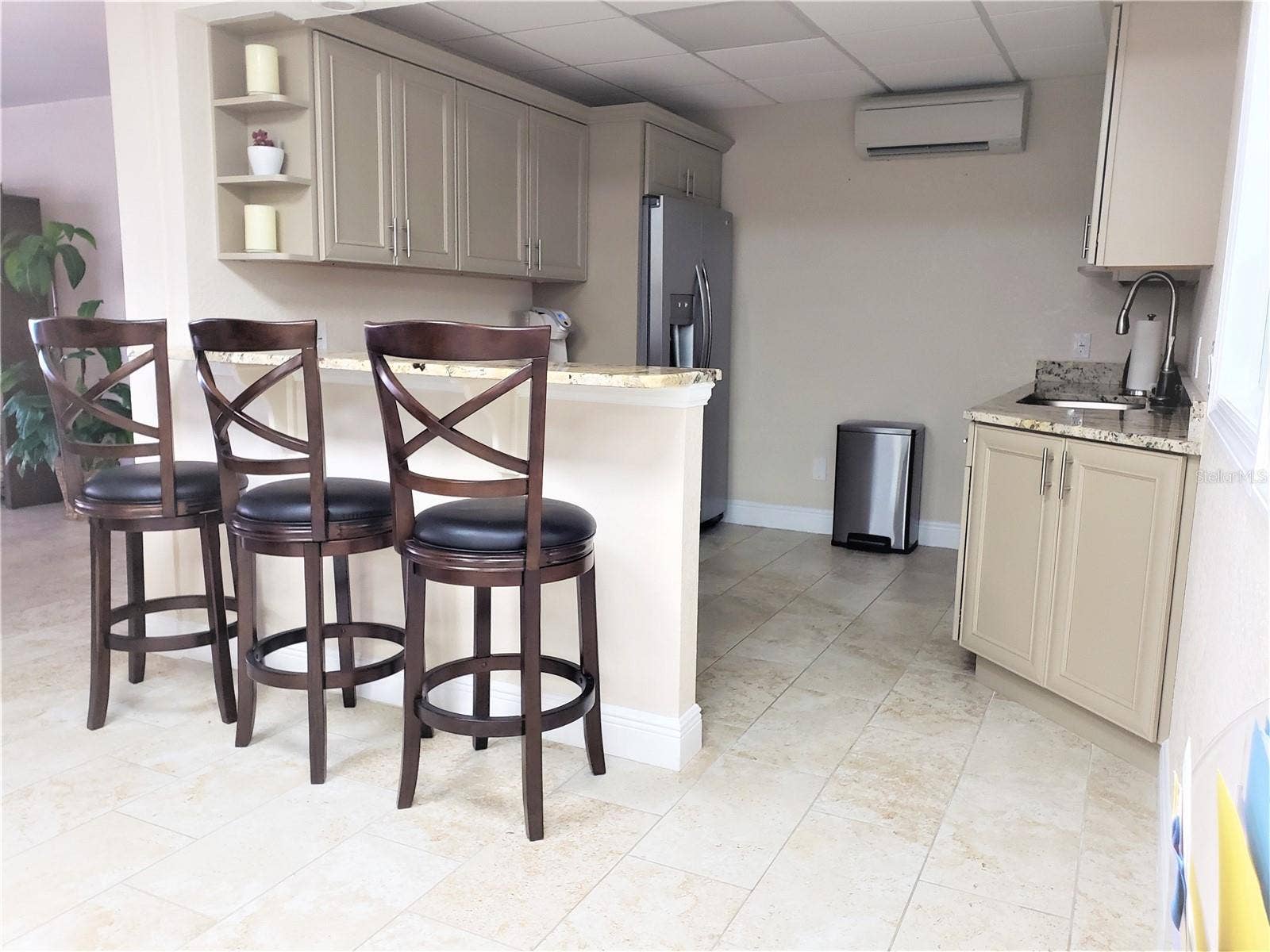 1270 GULF BOULEVARD, #708, Clearwater, FL 33767 common area lobby