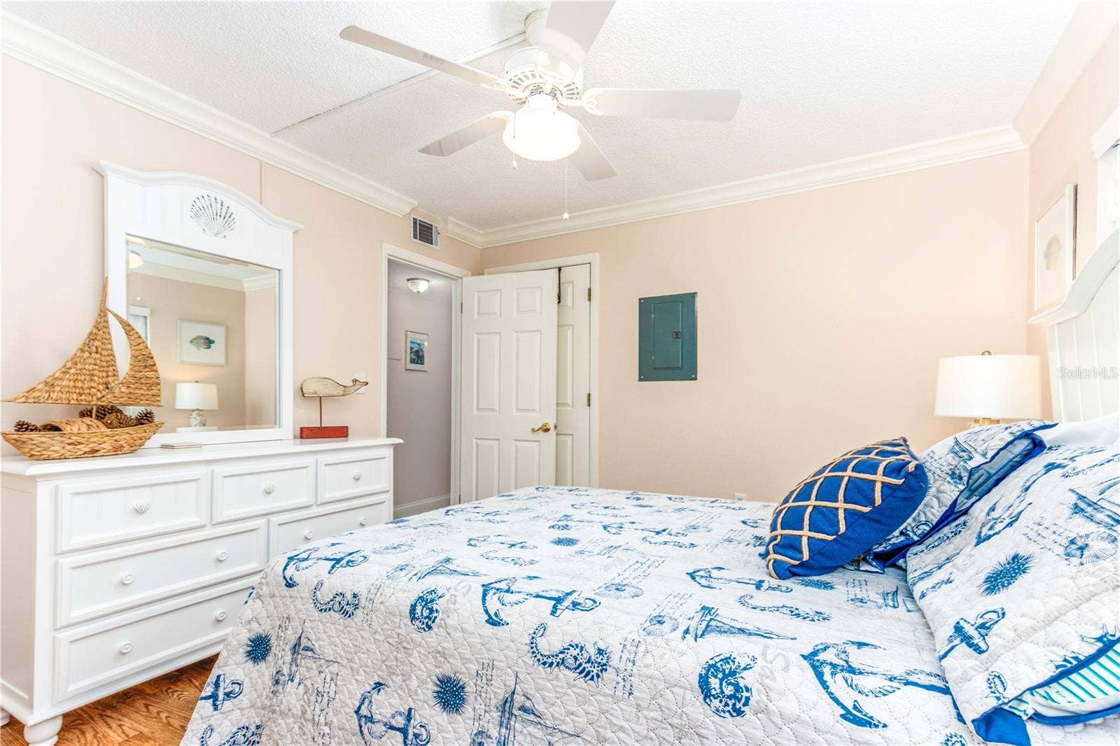 1270 GULF BOULEVARD, #708, Clearwater, FL 33767 1270 GULF BOULEVARD, #708, Clearwater, FL 33767