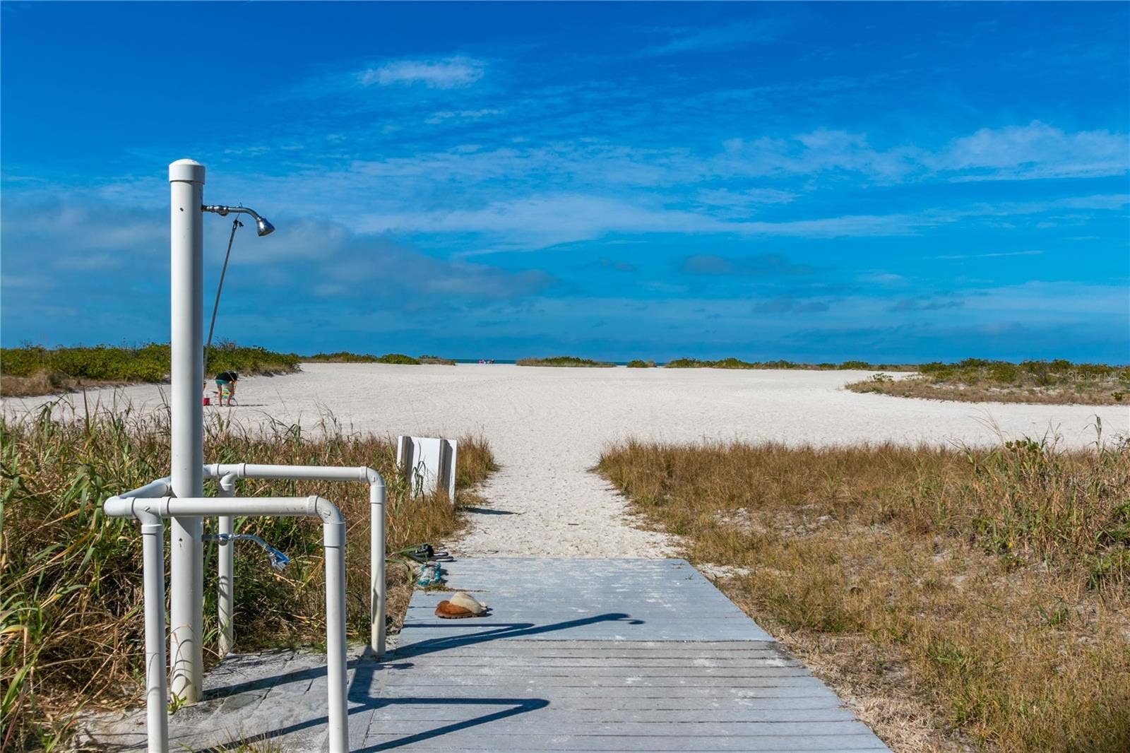 1270 GULF BOULEVARD, #708, Clearwater, FL 33767 Walk out to the Gulf of Mexico