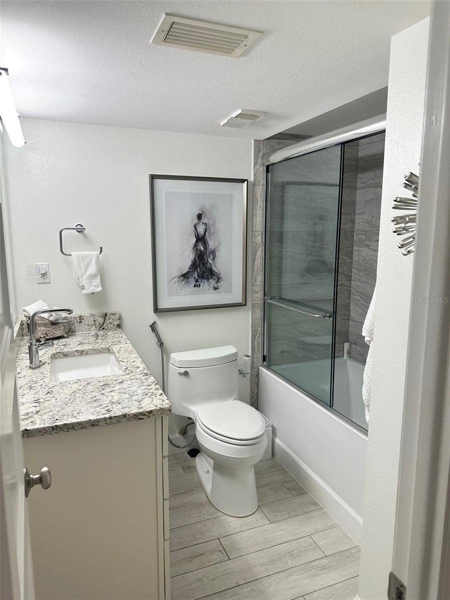 440 S GULFVIEW BOULEVARD, #1102, Clearwater, FL 33767 Guest Bathroom