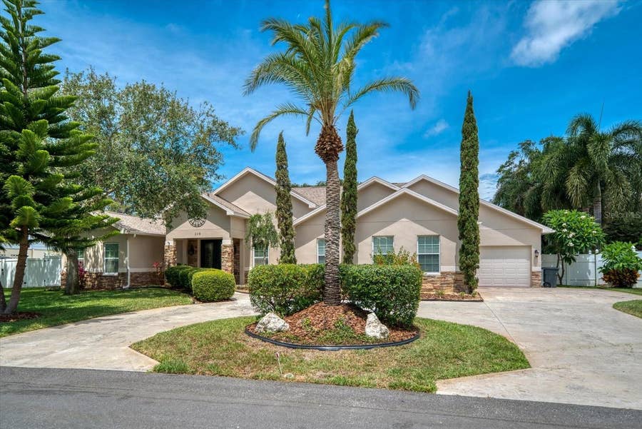 Property photo for 110 LIVE OAK LANE, Largo, FL