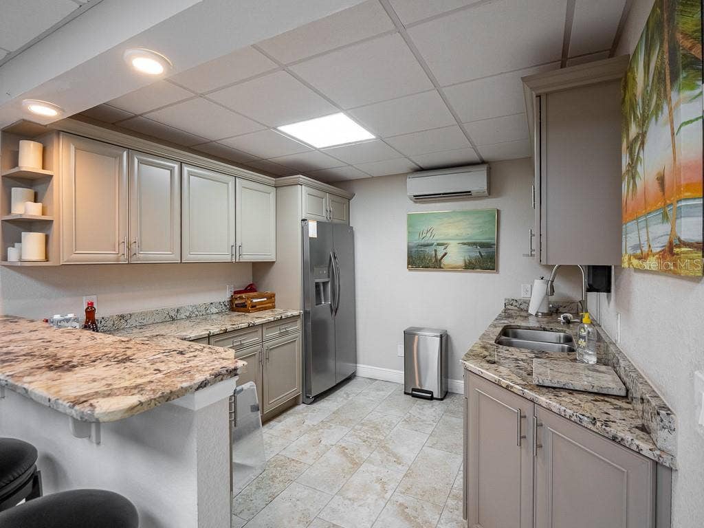1270 GULF BOULEVARD, #603, Clearwater, FL 33767 Lobby kitchen