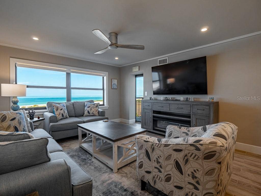1270 GULF BOULEVARD, #603, Clearwater, FL 33767 Brand New Furniture