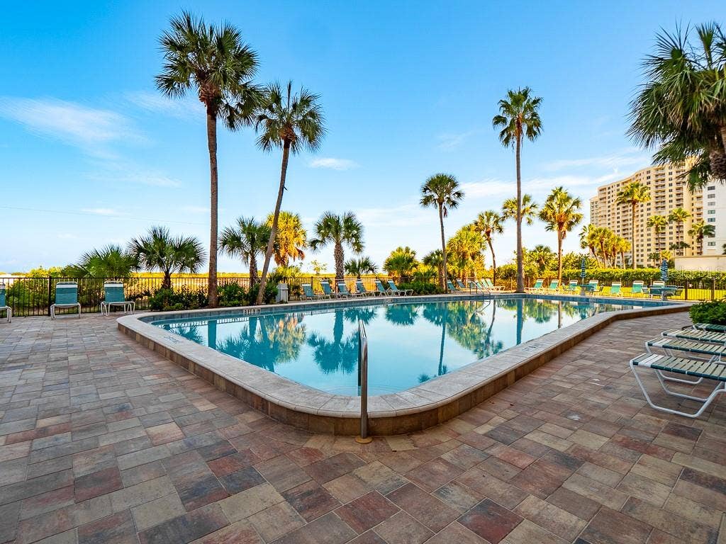 1270 GULF BOULEVARD, #603, Clearwater, FL 33767 Large pool deck