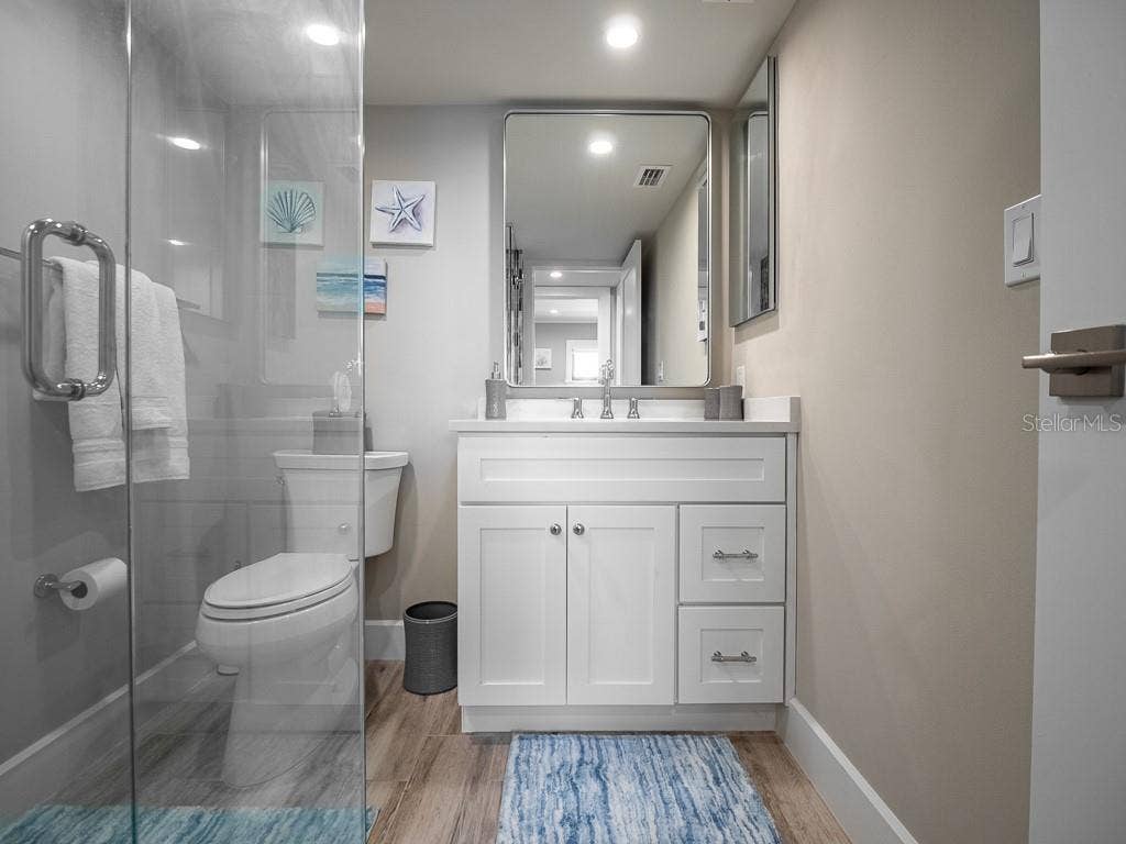 1270 GULF BOULEVARD, #603, Clearwater, FL 33767 Guest Hall bath