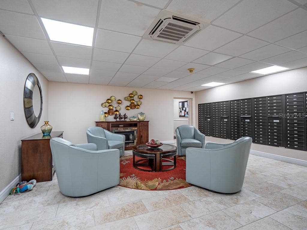1270 GULF BOULEVARD, #603, Clearwater, FL 33767 Lobby sitting area