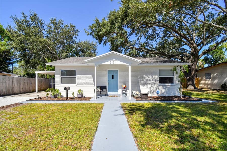 Property photo for 2121 BARCELONA WAY S, St Petersburg, FL