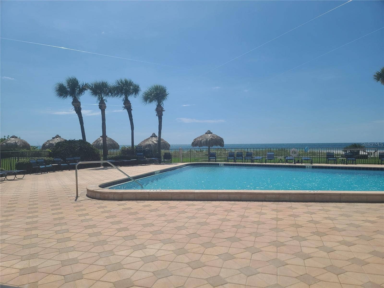 1460 GULF BOULEVARD, #1102, Clearwater, FL 33767 Gulf and beachfront pool