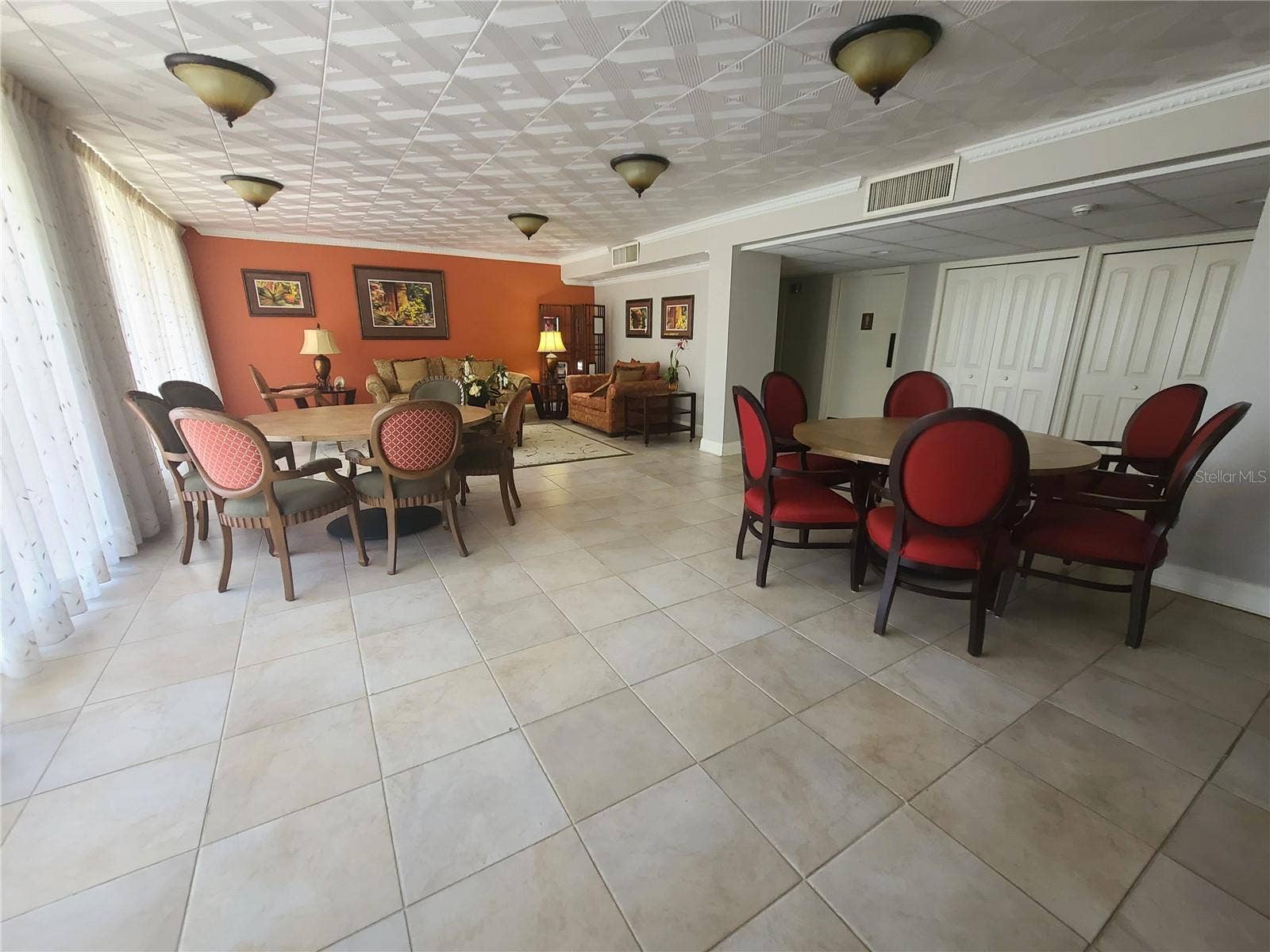 1460 GULF BOULEVARD, #1102, Clearwater, FL 33767 Large great room common area