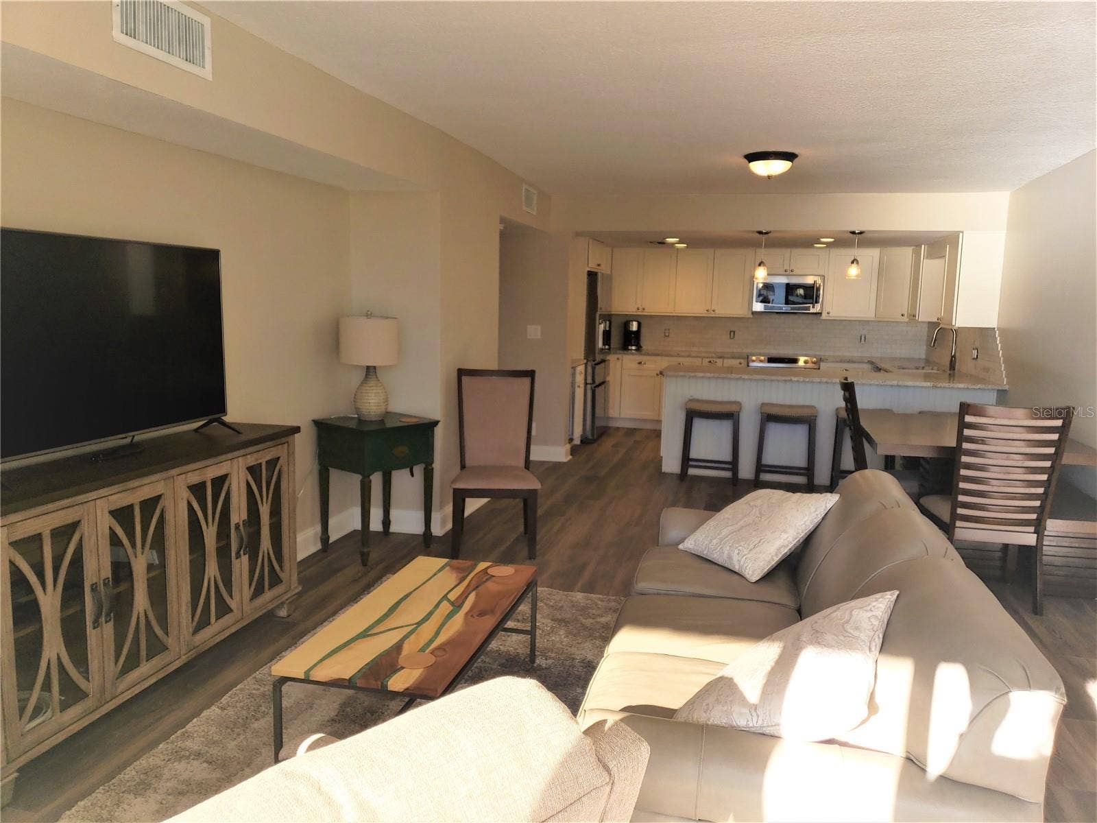 1460 GULF BOULEVARD, #1102, Clearwater, FL 33767 1460 GULF BOULEVARD, #1102, Clearwater, FL 33767