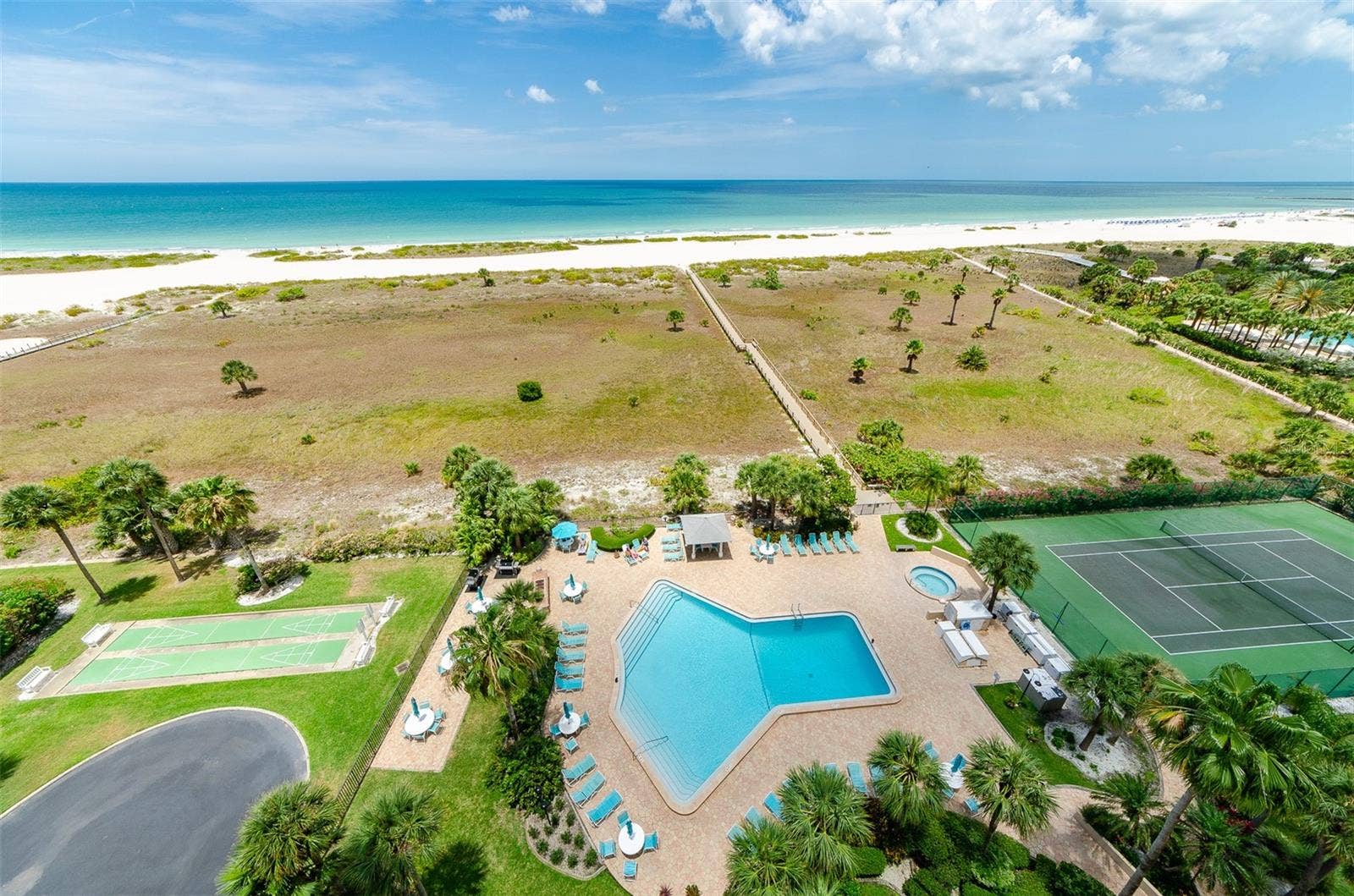 1230 GULF BOULEVARD, #1404, Clearwater, FL 33767 Heated pool