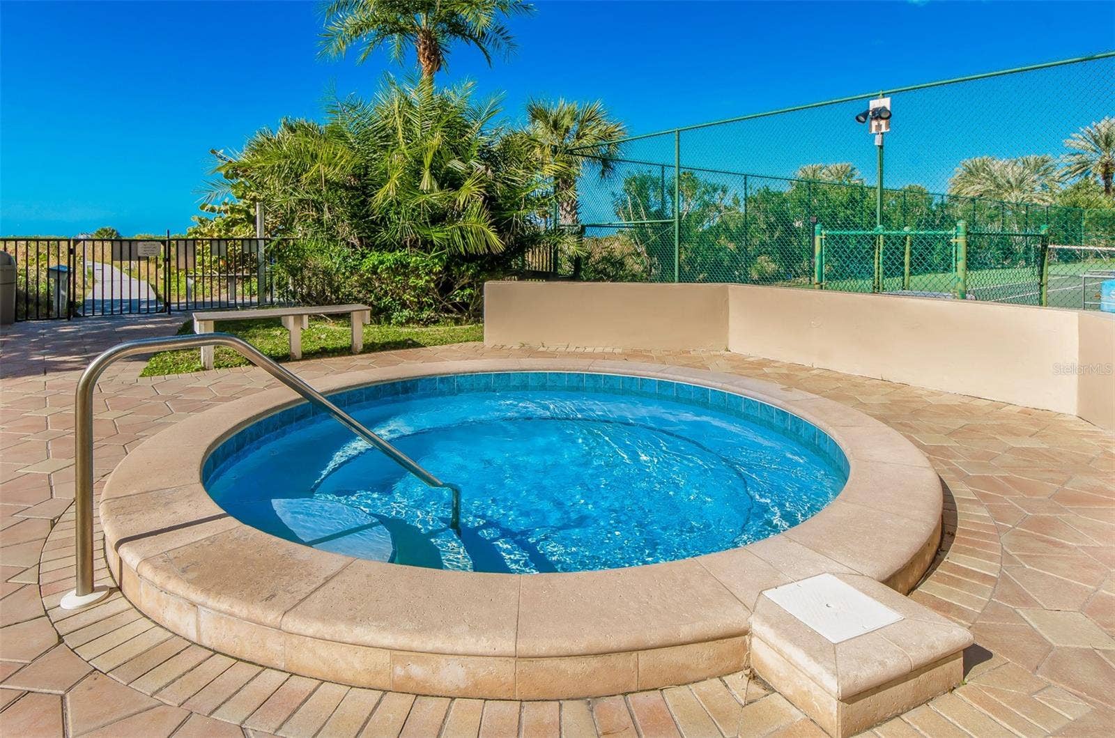 1230 GULF BOULEVARD, #1404, Clearwater, FL 33767 Hot tub