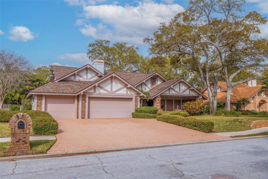 Property photo for 277 SHEFFIELD CIRCLE E, Palm Harbor, FL
