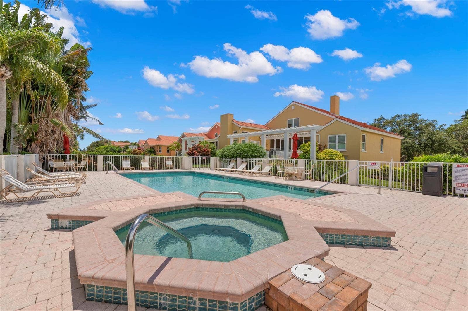 47A BAYVIEW COURT S, St Petersburg, FL 33711 47A BAYVIEW COURT S, St Petersburg, FL 33711