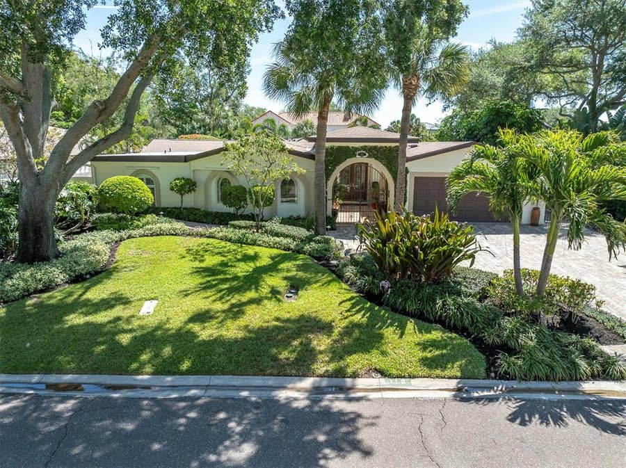 Property photo for 116 BAY POINT DRIVE NE, St Petersburg, FL
