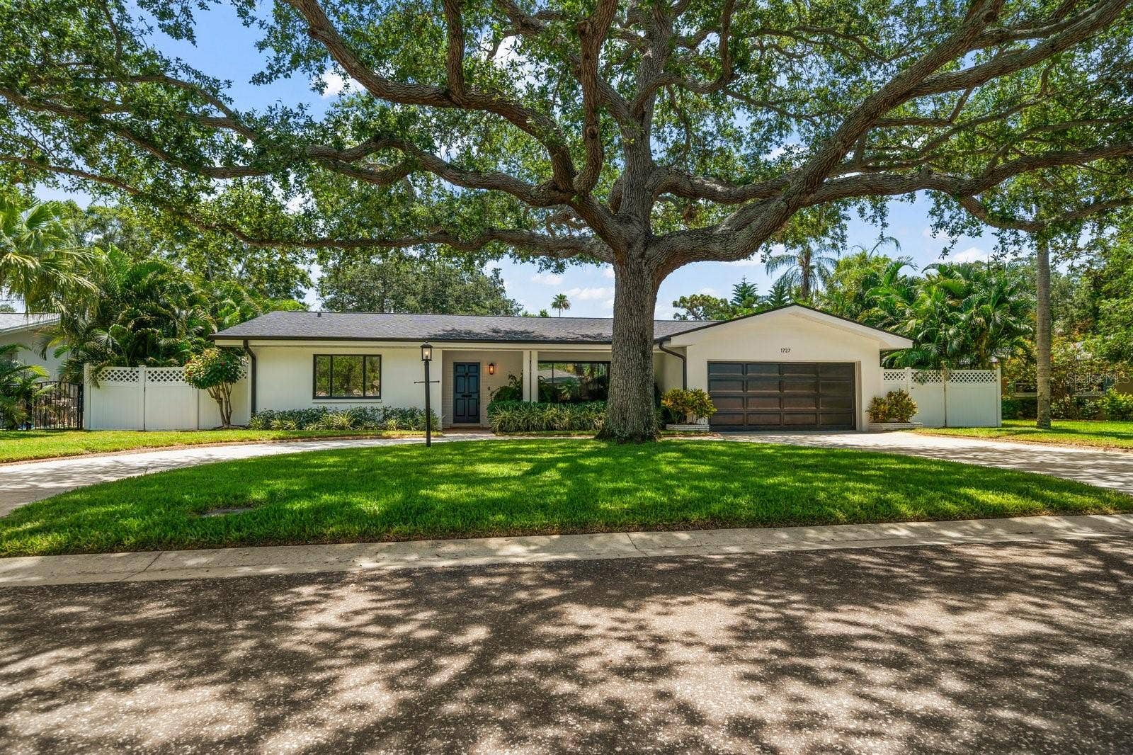 1727 LAURIE LANE, Belleair, FL 33756 Front Exterior