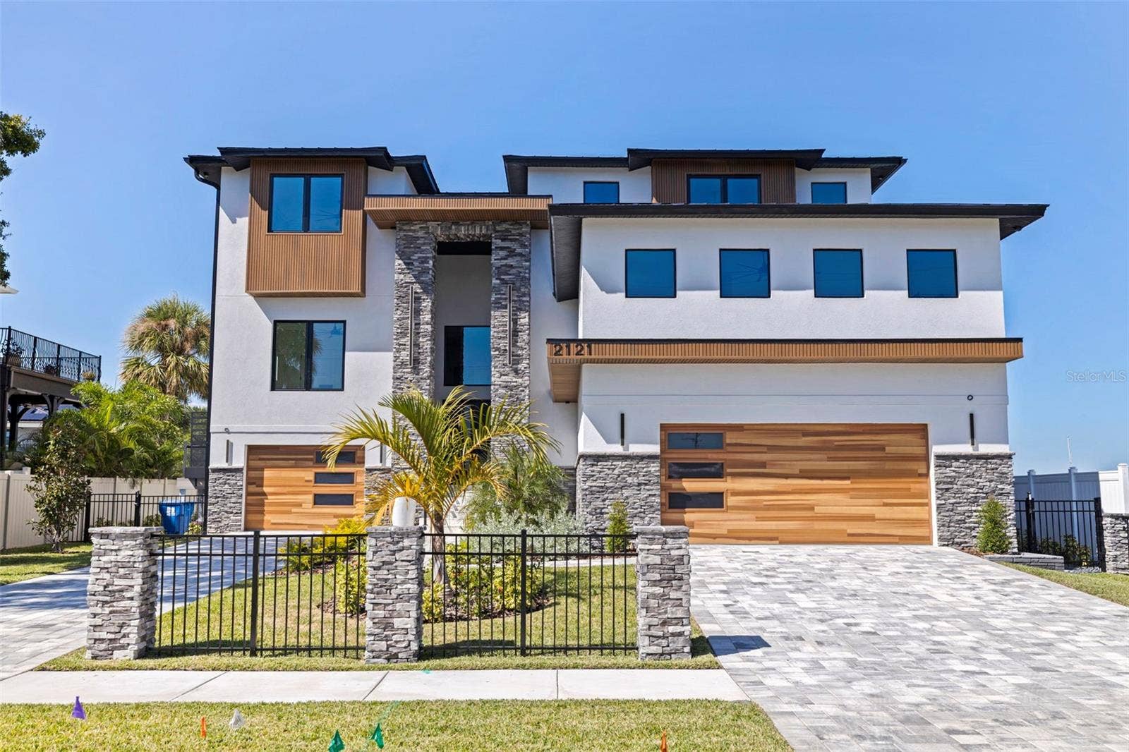 2121 BAYOU GRANDE BOULEVARD NE, St Petersburg, FL 33703 2121 BAYOU GRANDE BOULEVARD NE, St Petersburg, FL 33703