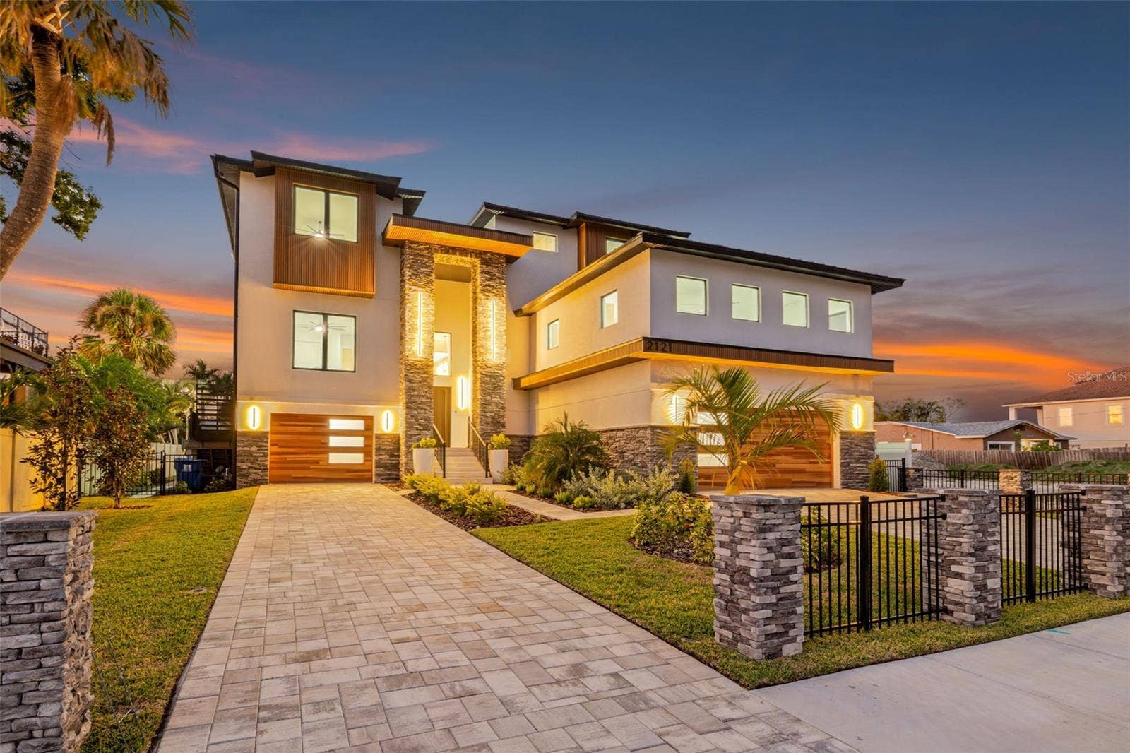 2121 BAYOU GRANDE BOULEVARD NE, St Petersburg, FL 33703 2121 BAYOU GRANDE BOULEVARD NE, St Petersburg, FL 33703