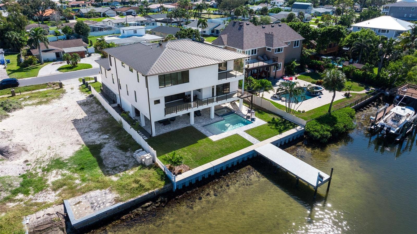 2121 BAYOU GRANDE BOULEVARD NE, St Petersburg, FL 33703 2121 BAYOU GRANDE BOULEVARD NE, St Petersburg, FL 33703
