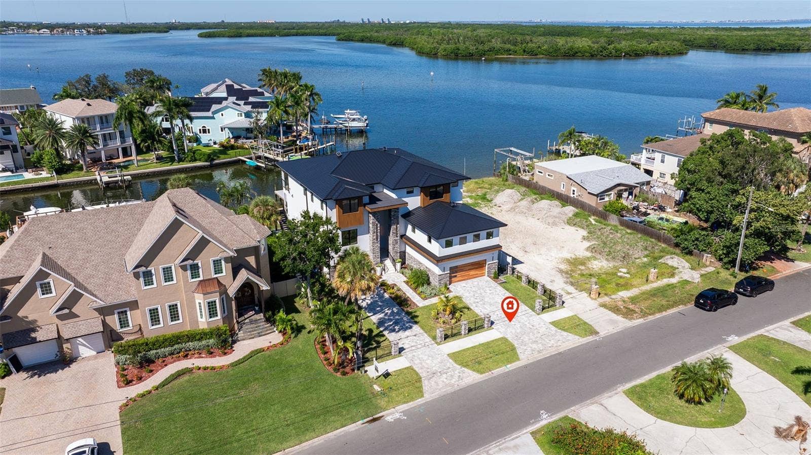 2121 BAYOU GRANDE BOULEVARD NE, St Petersburg, FL 33703 2121 BAYOU GRANDE BOULEVARD NE, St Petersburg, FL 33703