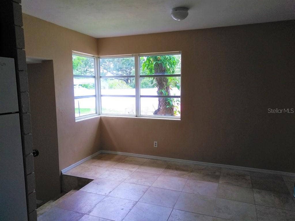 724 N OLEANDER AVENUE, Daytona Beach, FL 32118 Dining area