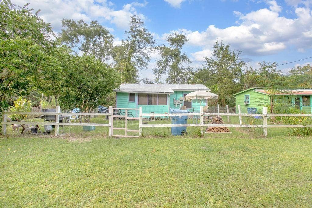 1 SMITH COURT, DeLand, FL 32724 1 SMITH COURT, DeLand, FL 32724