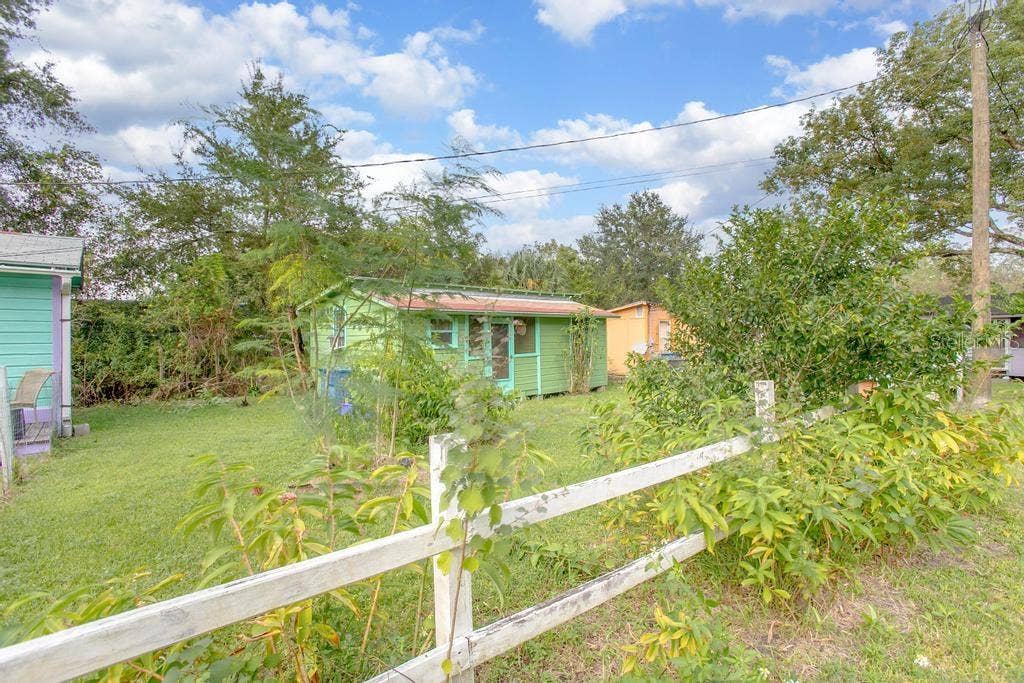1 SMITH COURT, DeLand, FL 32724 1 SMITH COURT, DeLand, FL 32724