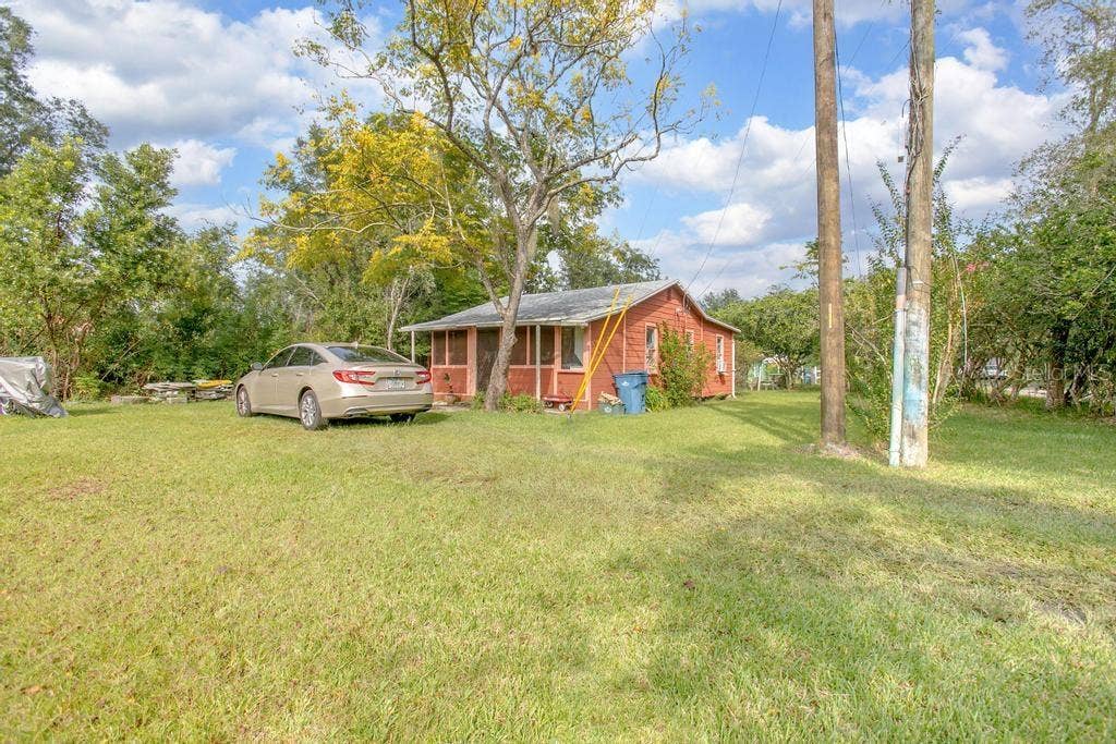 1 SMITH COURT, DeLand, FL 32724 1 SMITH COURT, DeLand, FL 32724