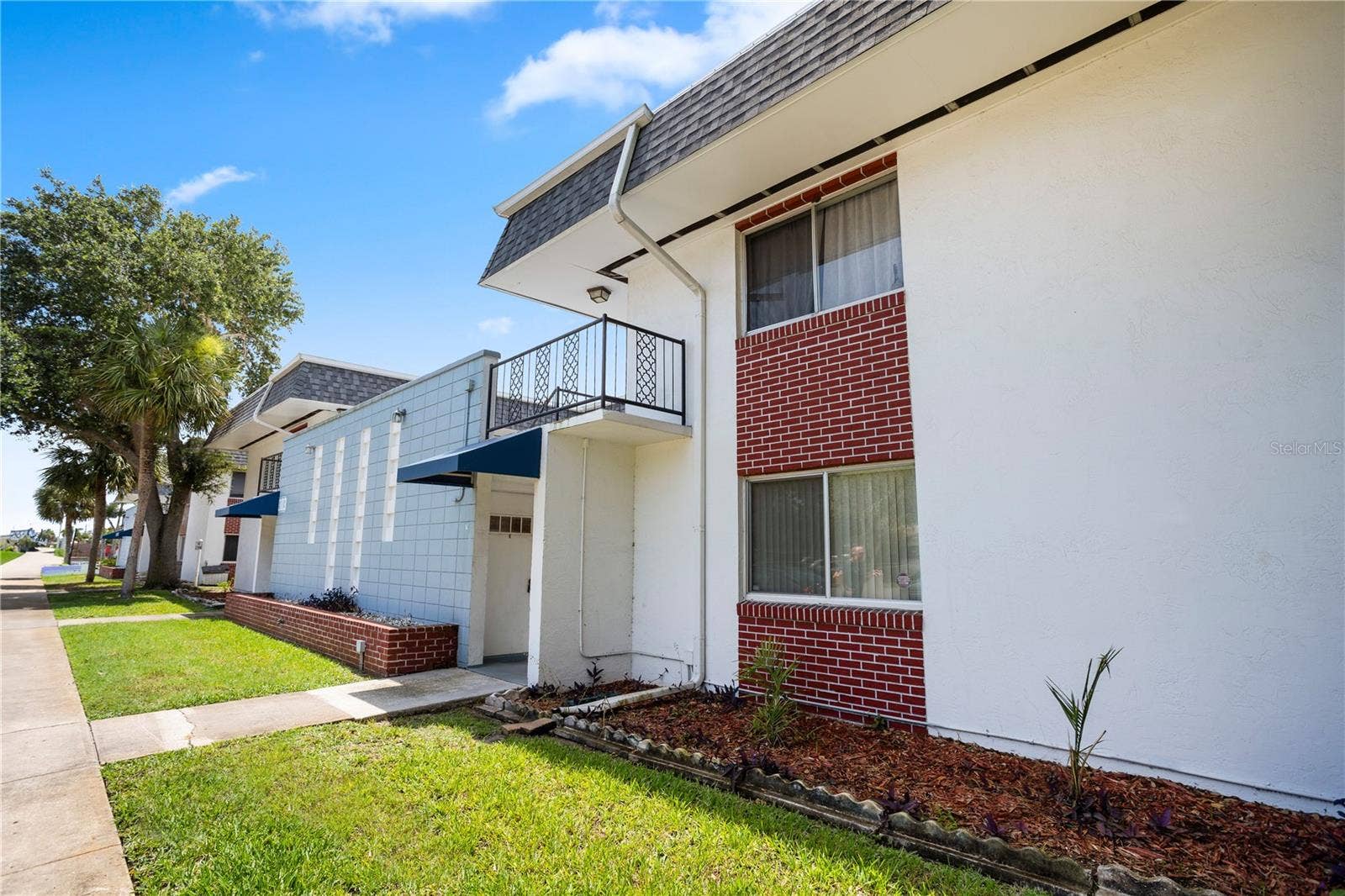 303 RIDGE BOULEVARD, #110, South Daytona, FL 32119 303 RIDGE BOULEVARD, #110, South Daytona, FL 32119